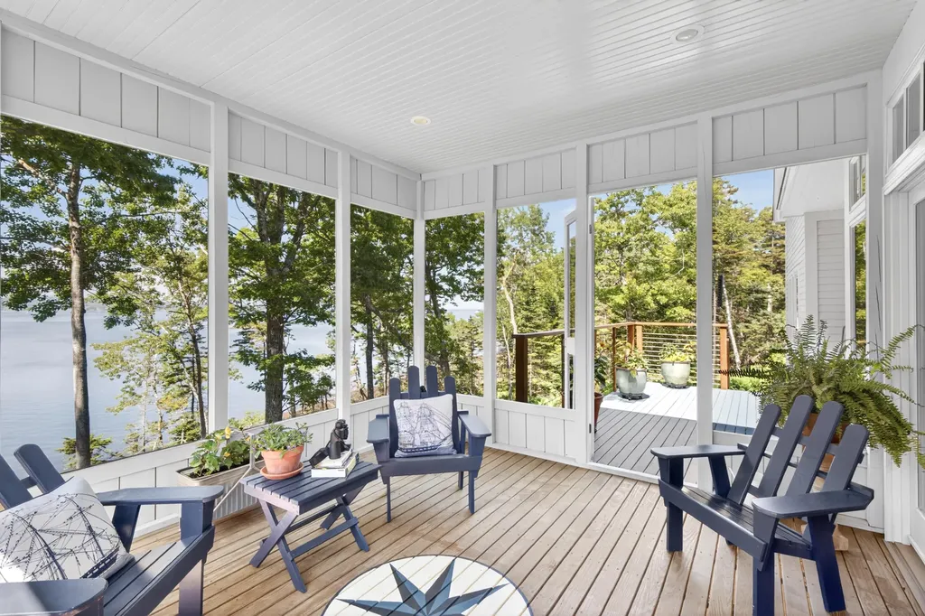 20 Windswept Way Owls Head ME 04854