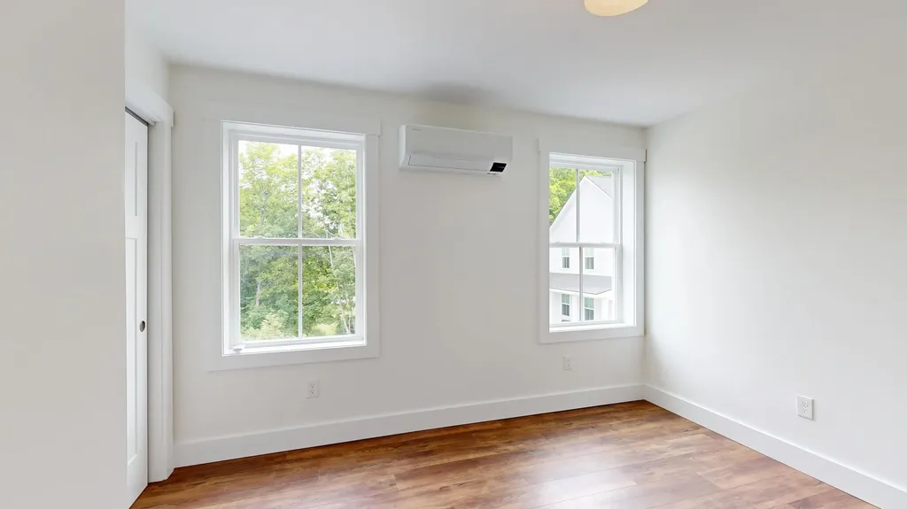 33 Magnolia Lane Gardiner ME 04345