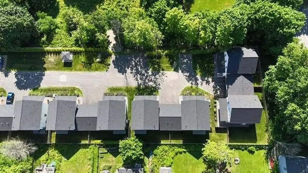 29 Magnolia Lane Gardiner ME 04345
