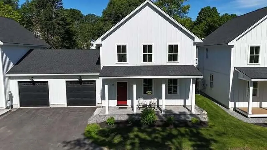 29 Magnolia Lane Gardiner ME 04345