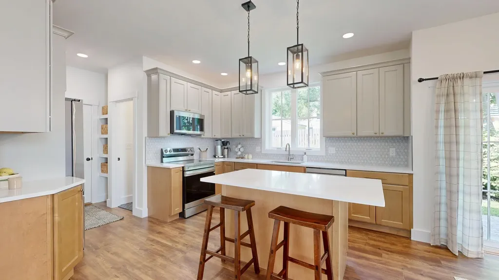 25 Magnolia Lane Gardiner ME 04345