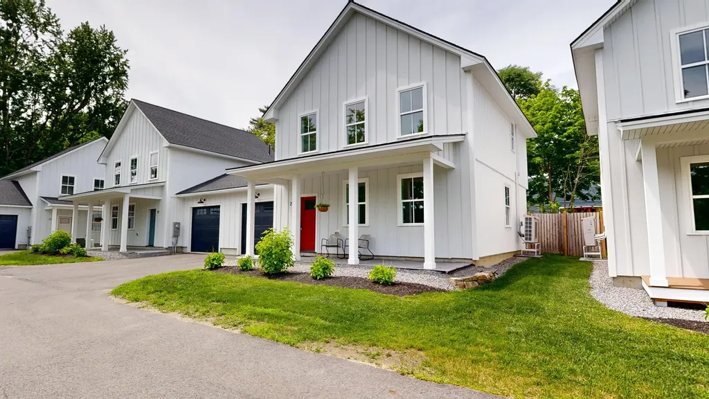 25 Magnolia Lane Gardiner ME 04345
