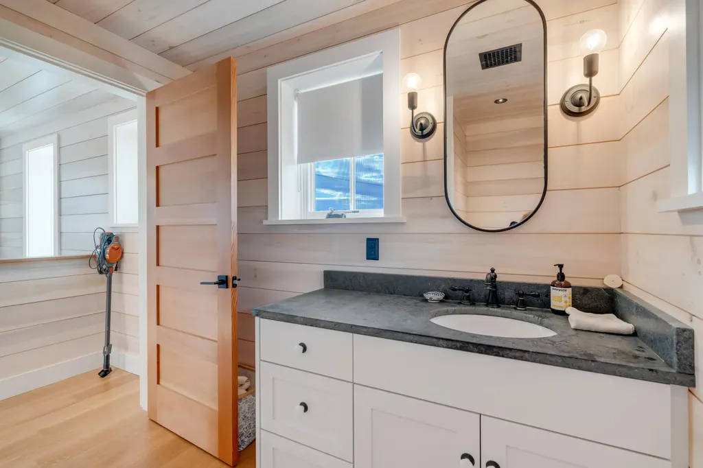 564 Parker Head Road Phippsburg ME 04562
