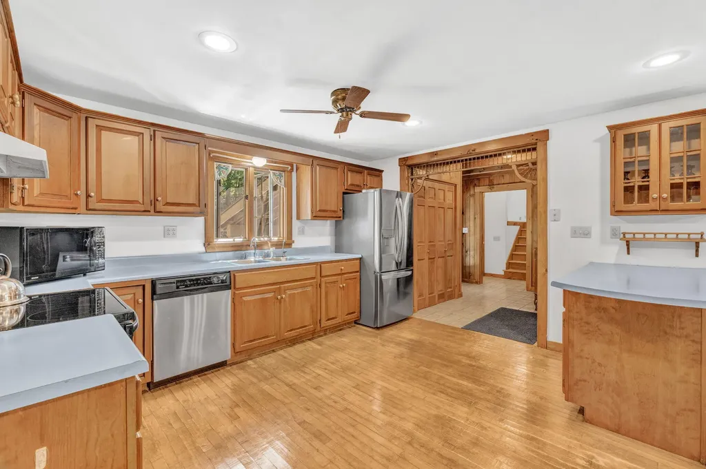 42 Birchwood Lane Poland ME 04274