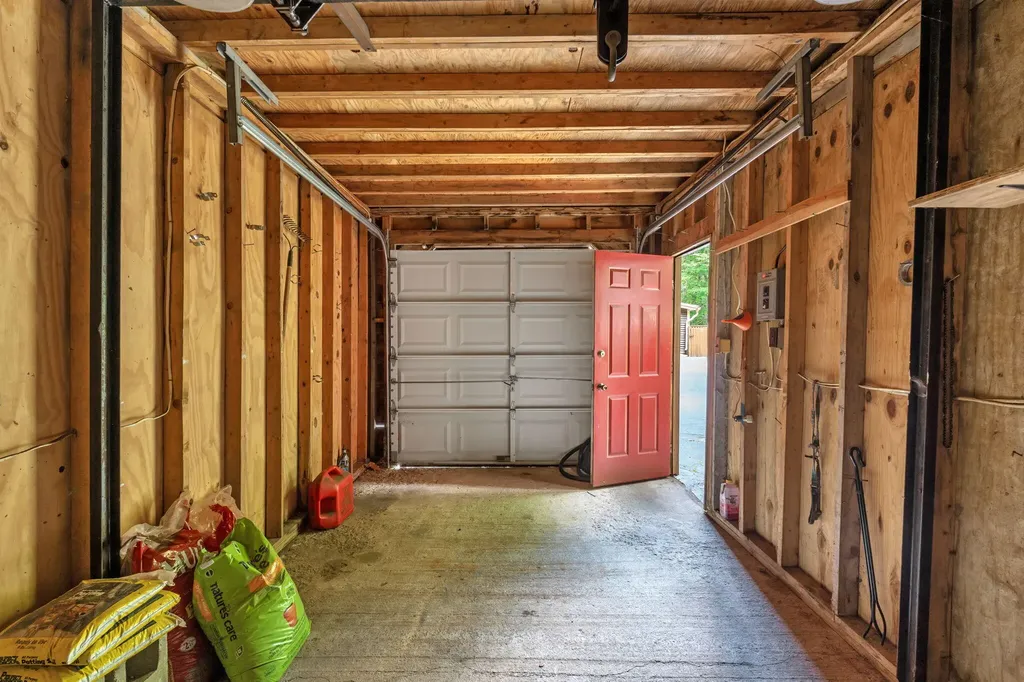 42 Birchwood Lane Poland ME 04274