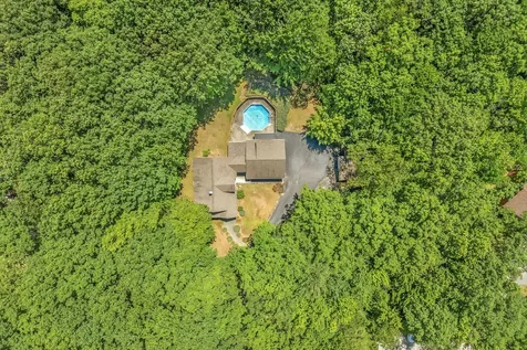 42 Birchwood Lane Poland ME 04274