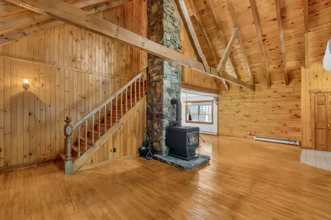 42 Birchwood Lane Poland ME 04274