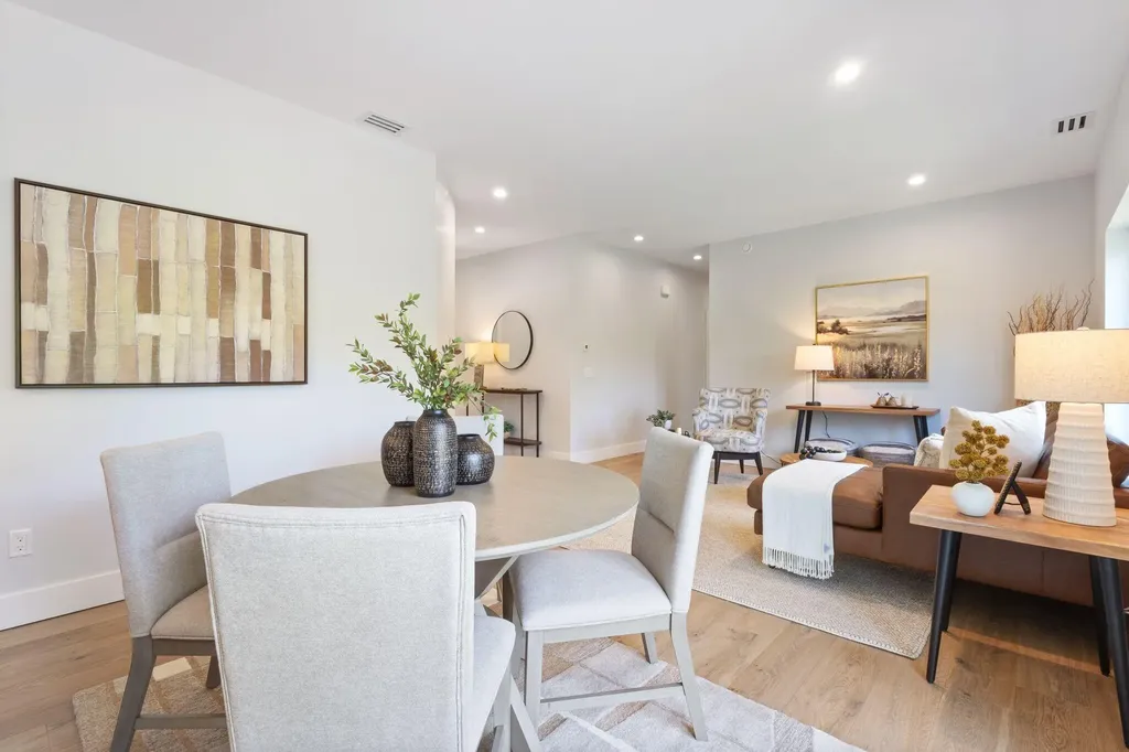 43 Rose Douglas Lane Brunswick ME 04011