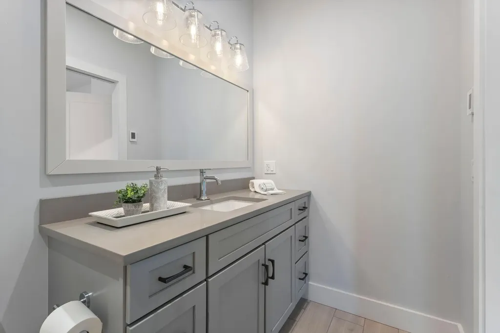 43 Rose Douglas Lane Brunswick ME 04011