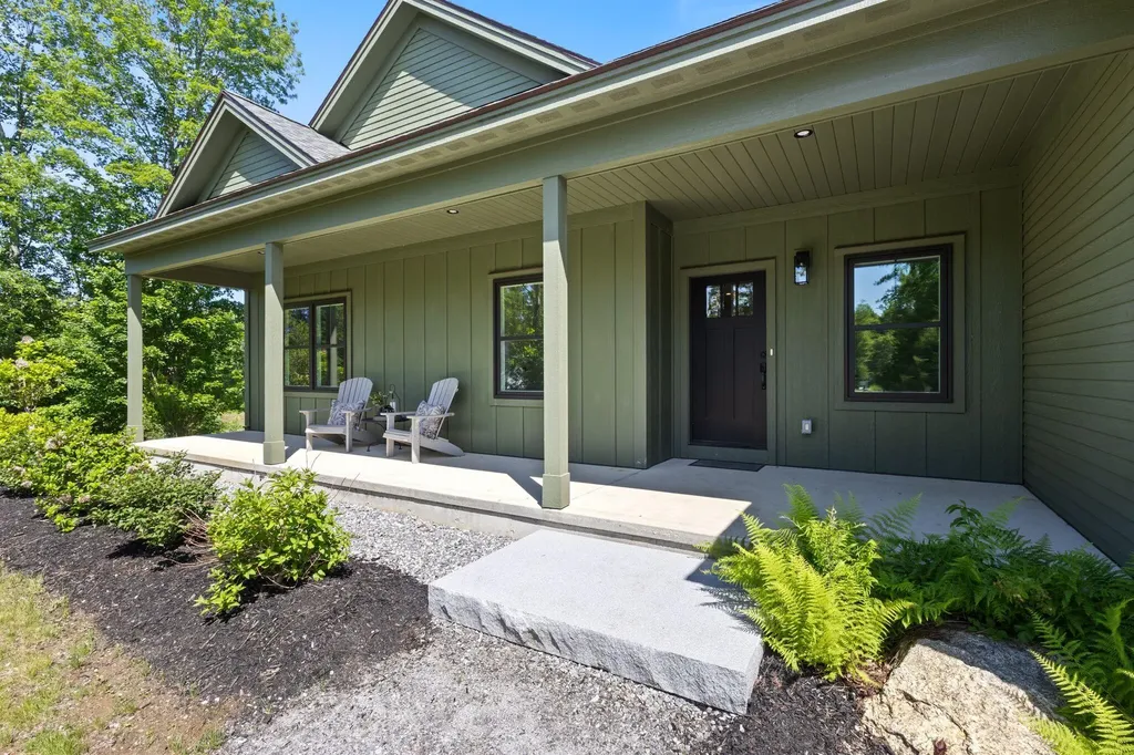 43 Rose Douglas Lane Brunswick ME 04011