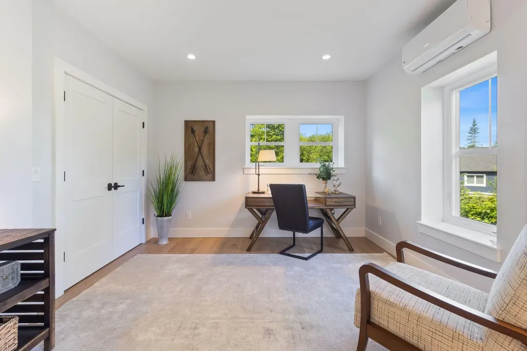 43 Rose Douglas Lane Brunswick ME 04011