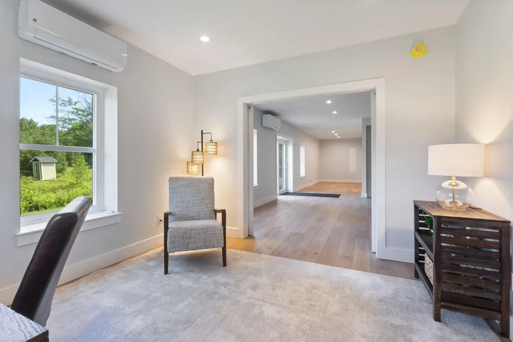 43 Rose Douglas Lane Brunswick ME 04011