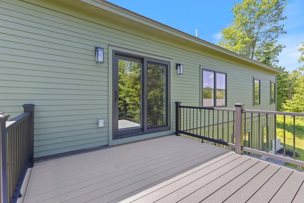 43 Rose Douglas Lane Brunswick ME 04011