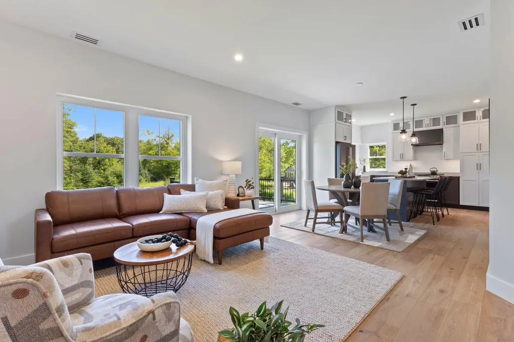 43 Rose Douglas Lane Brunswick ME 04011