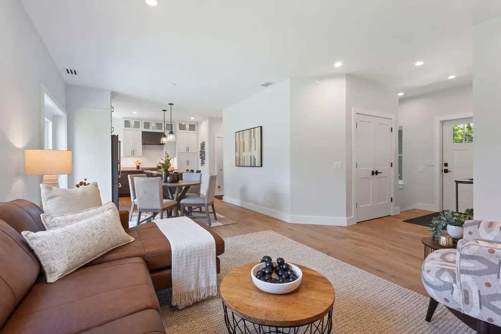 43 Rose Douglas Lane Brunswick ME 04011