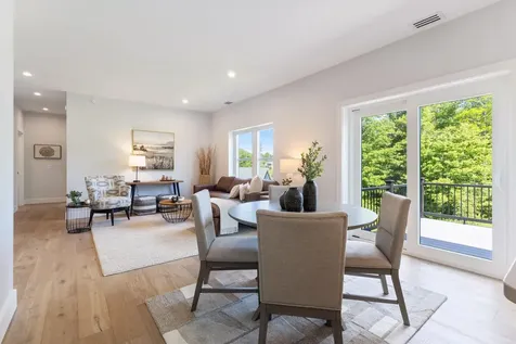43 Rose Douglas Lane Brunswick ME 04011