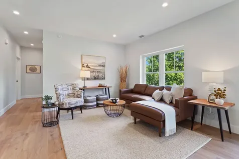 43 Rose Douglas Lane Brunswick ME 04011