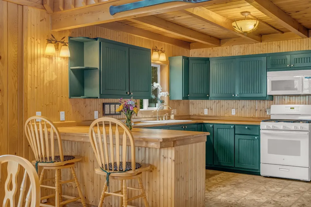 22 Benoit Way Ellsworth ME 04605