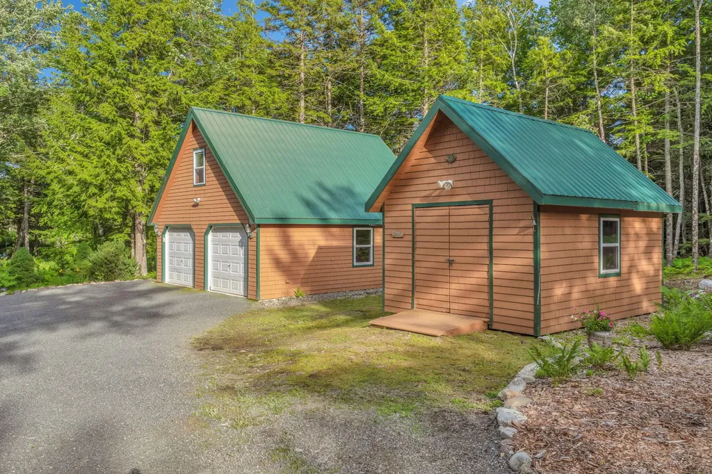22 Benoit Way Ellsworth ME 04605
