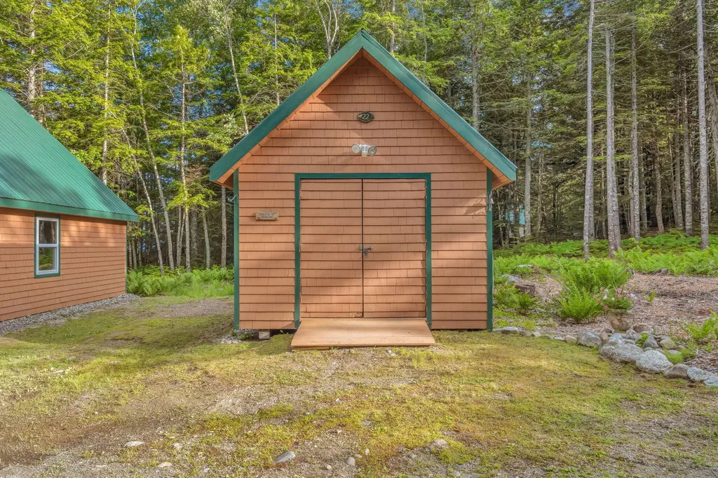 22 Benoit Way Ellsworth ME 04605