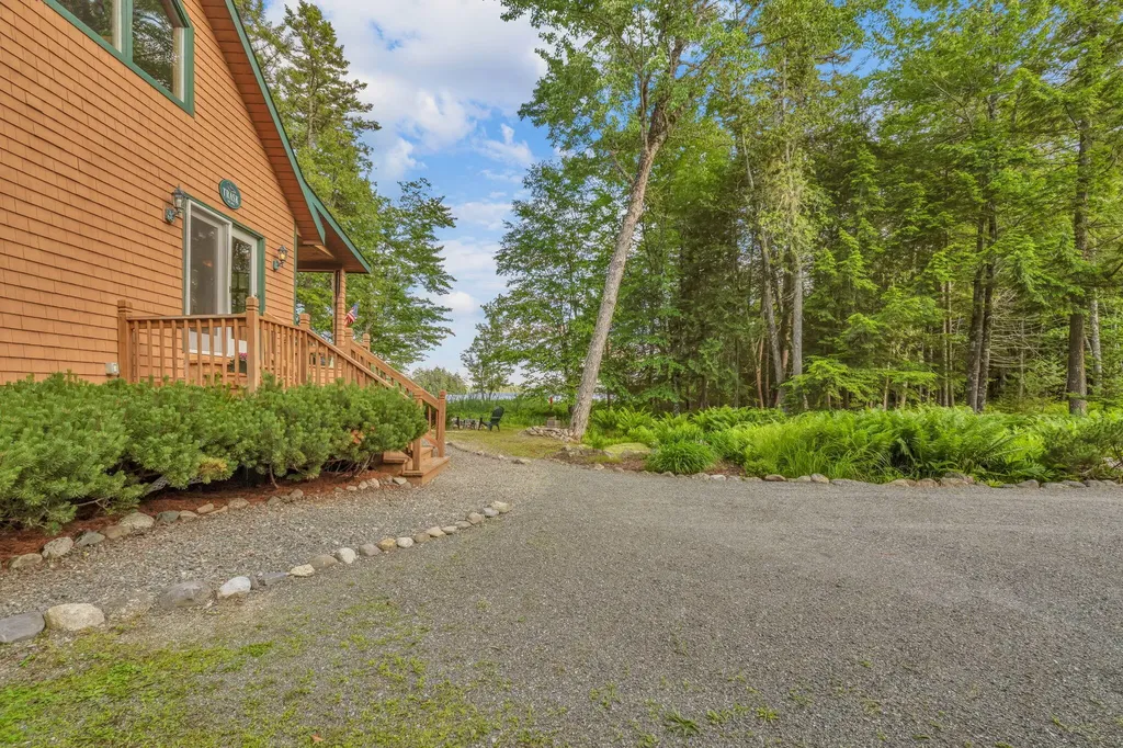 22 Benoit Way Ellsworth ME 04605