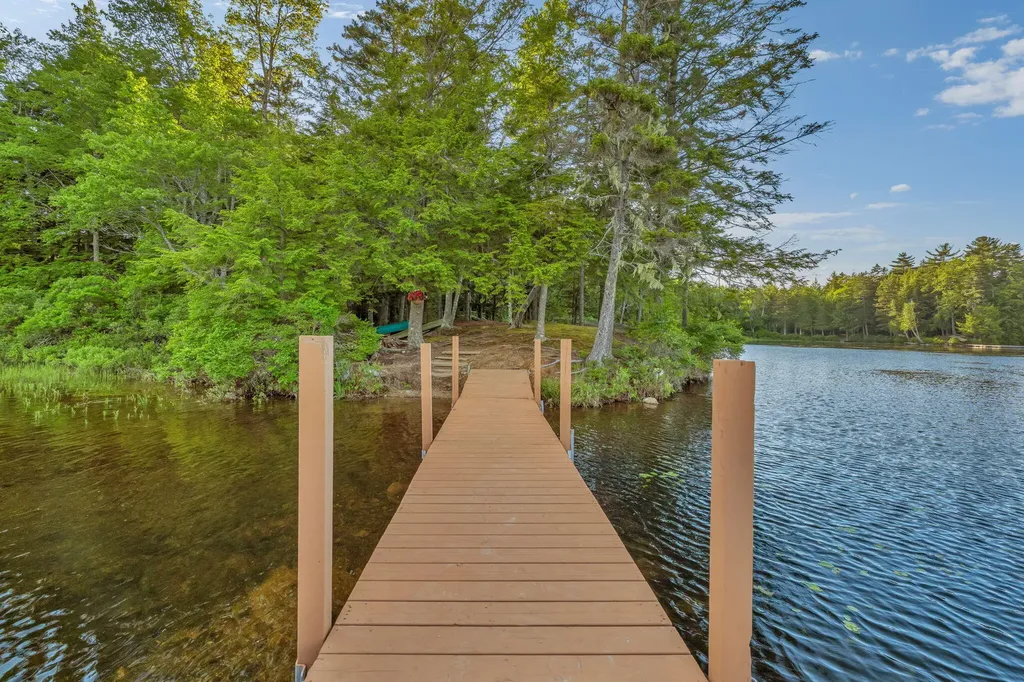 22 Benoit Way Ellsworth ME 04605