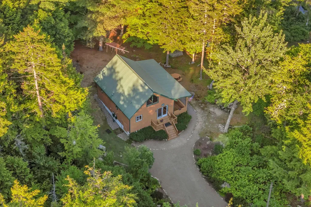 22 Benoit Way Ellsworth ME 04605
