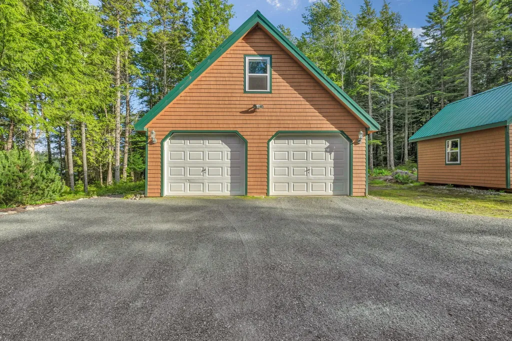 22 Benoit Way Ellsworth ME 04605