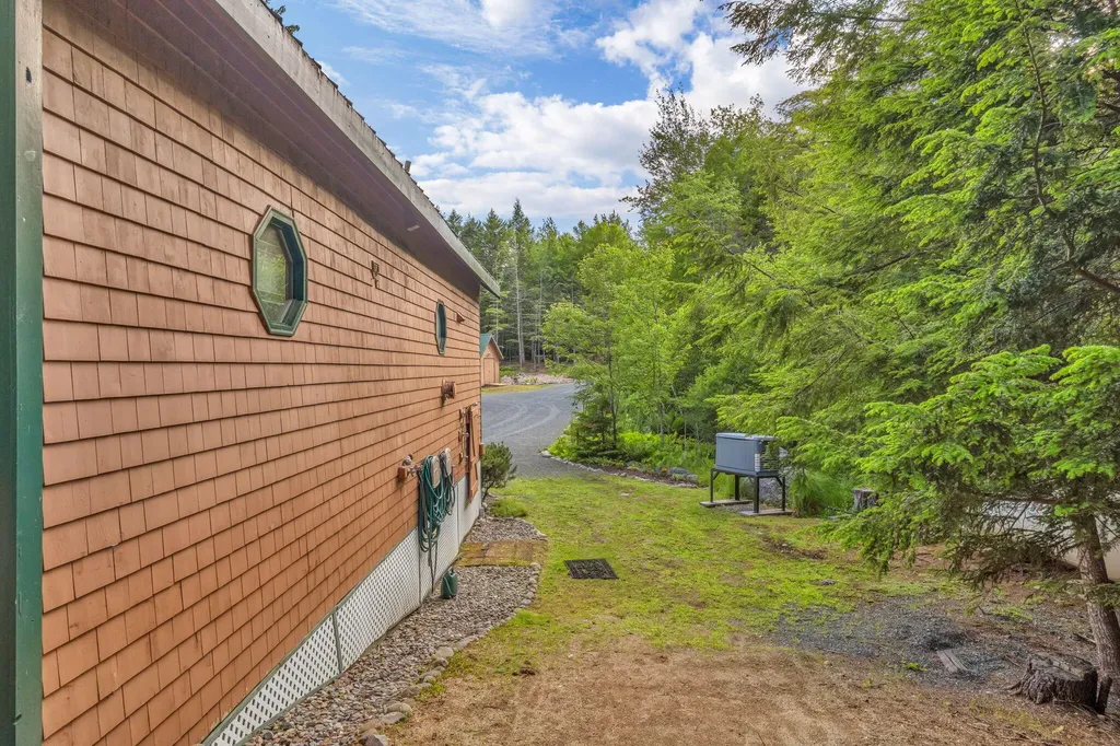 22 Benoit Way Ellsworth ME 04605