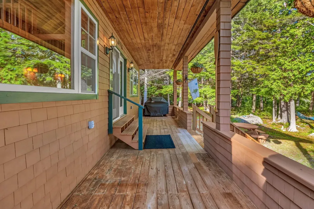 22 Benoit Way Ellsworth ME 04605