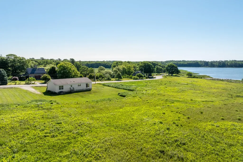 484 Woodside Road Brunswick ME 04011