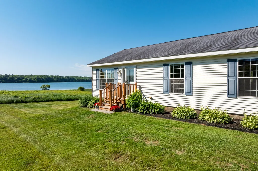 484 Woodside Road Brunswick ME 04011