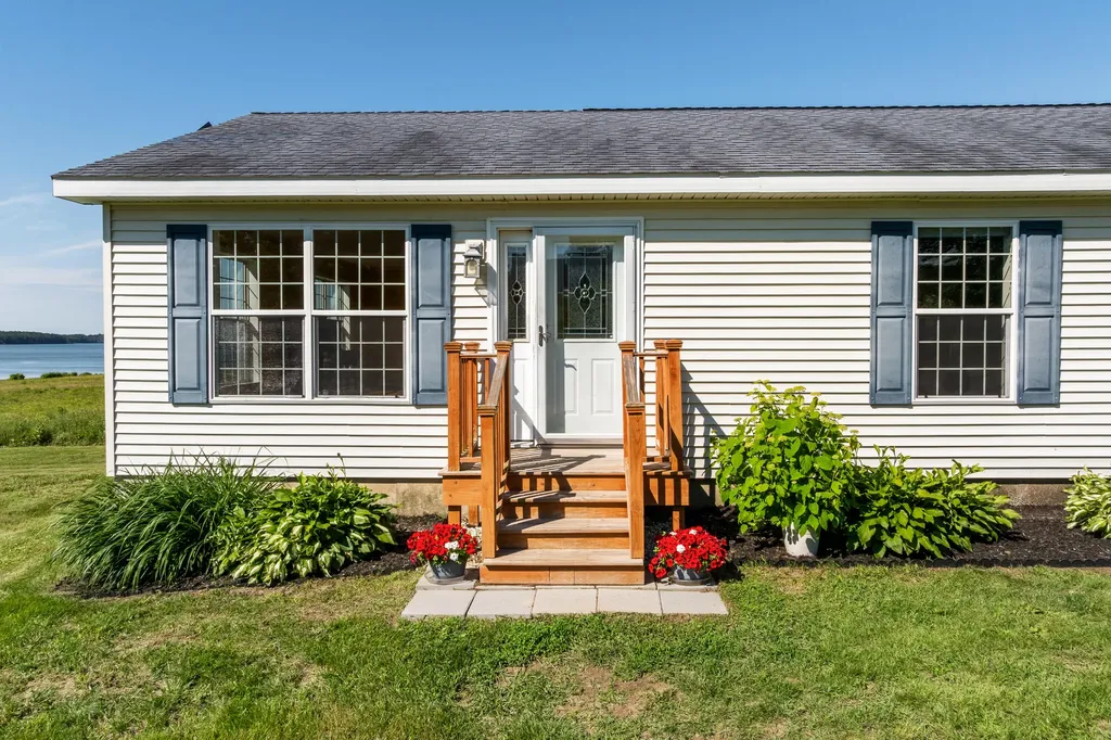 484 Woodside Road Brunswick ME 04011