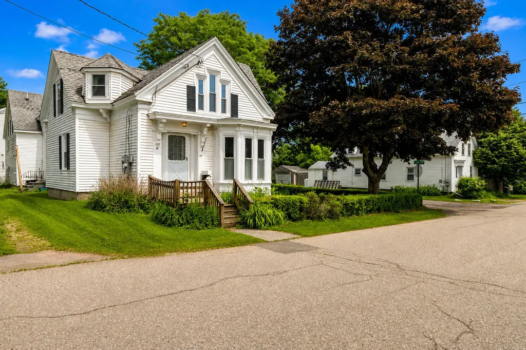 27 Warren Street Rockland ME 04841