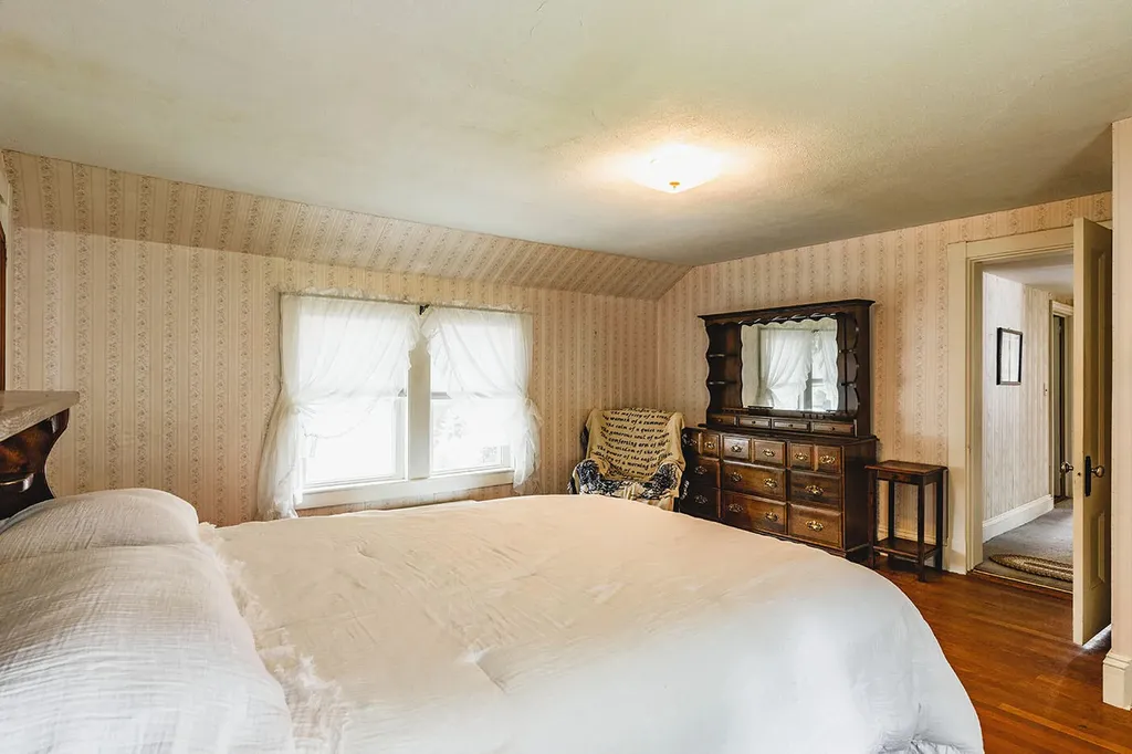 27 Warren Street Rockland ME 04841