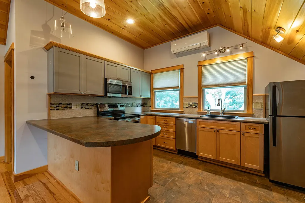 27 Warren Street Rockland ME 04841