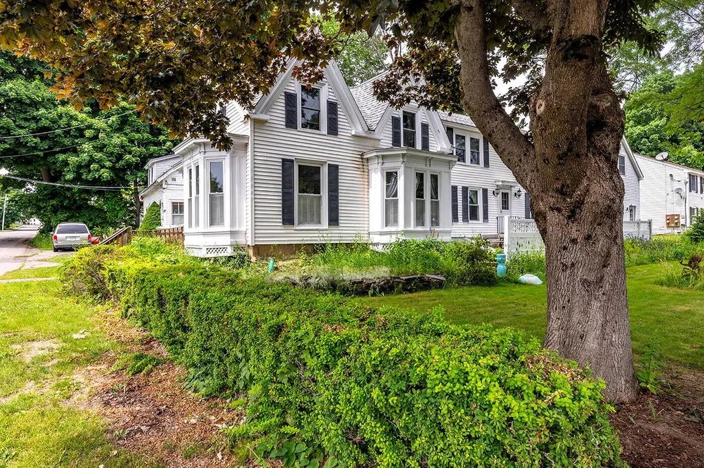 27 Warren Street Rockland ME 04841