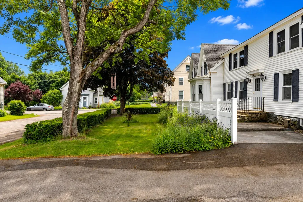 27 Warren Street Rockland ME 04841