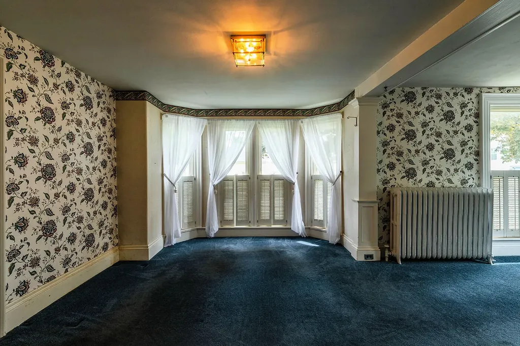 27 Warren Street Rockland ME 04841
