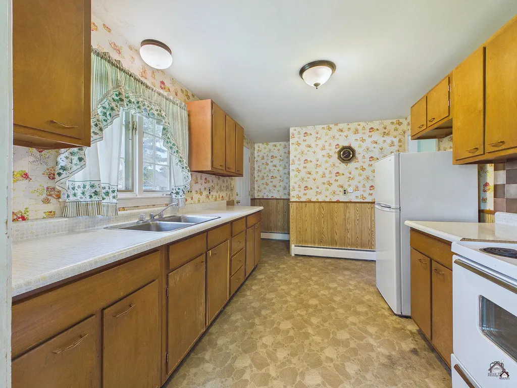 37 Marlboro Avenue Augusta ME 04330