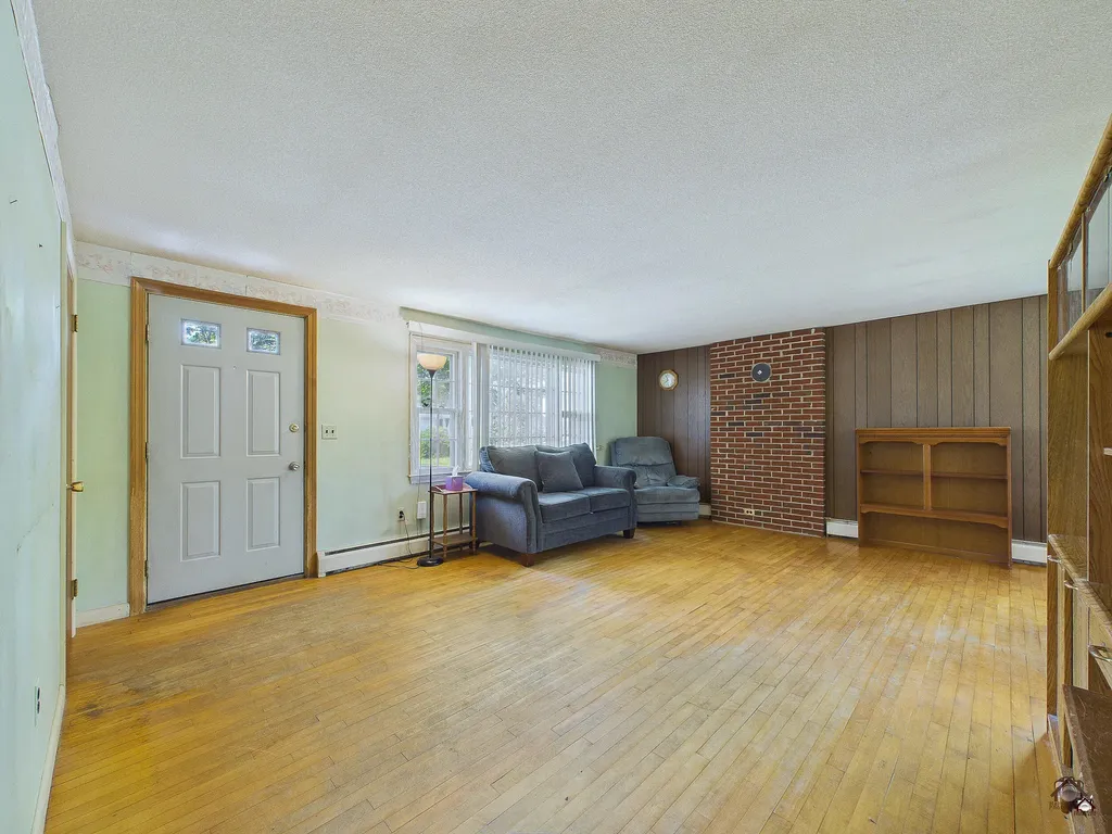 37 Marlboro Avenue Augusta ME 04330