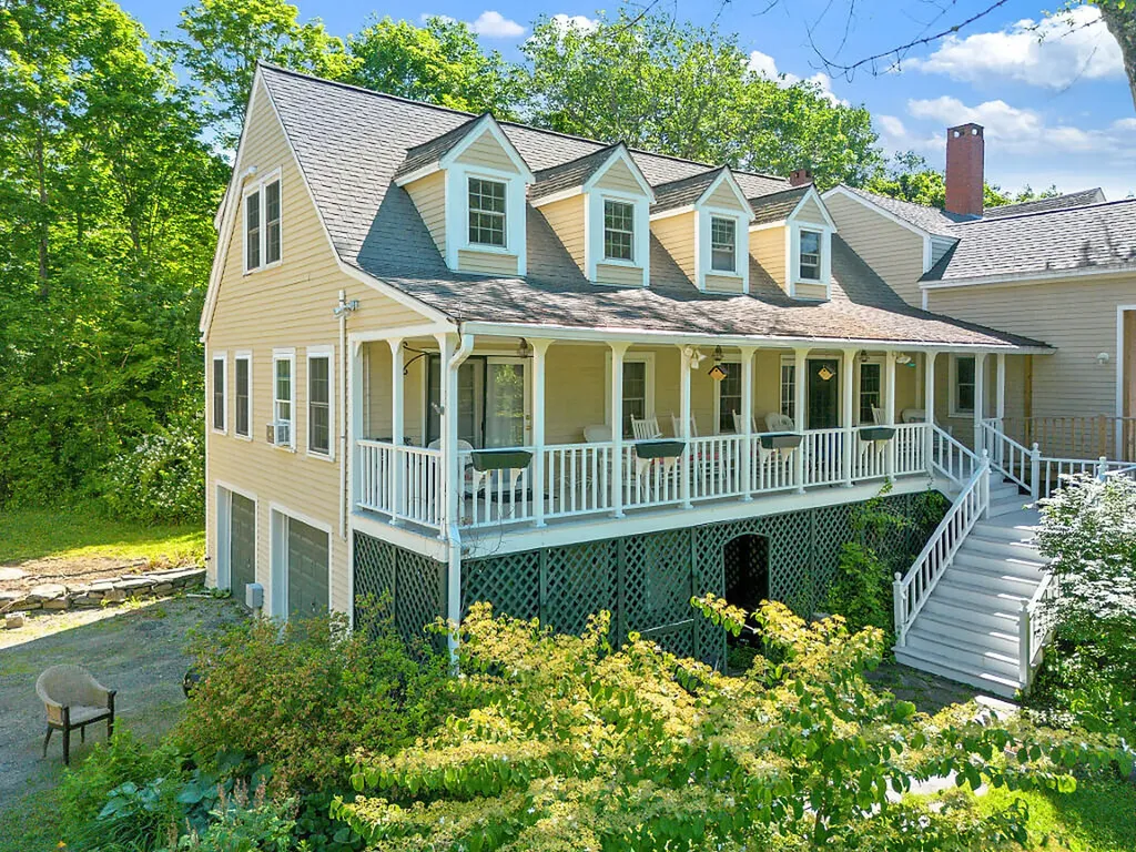 5 Bradford Road Wiscasset ME 04578