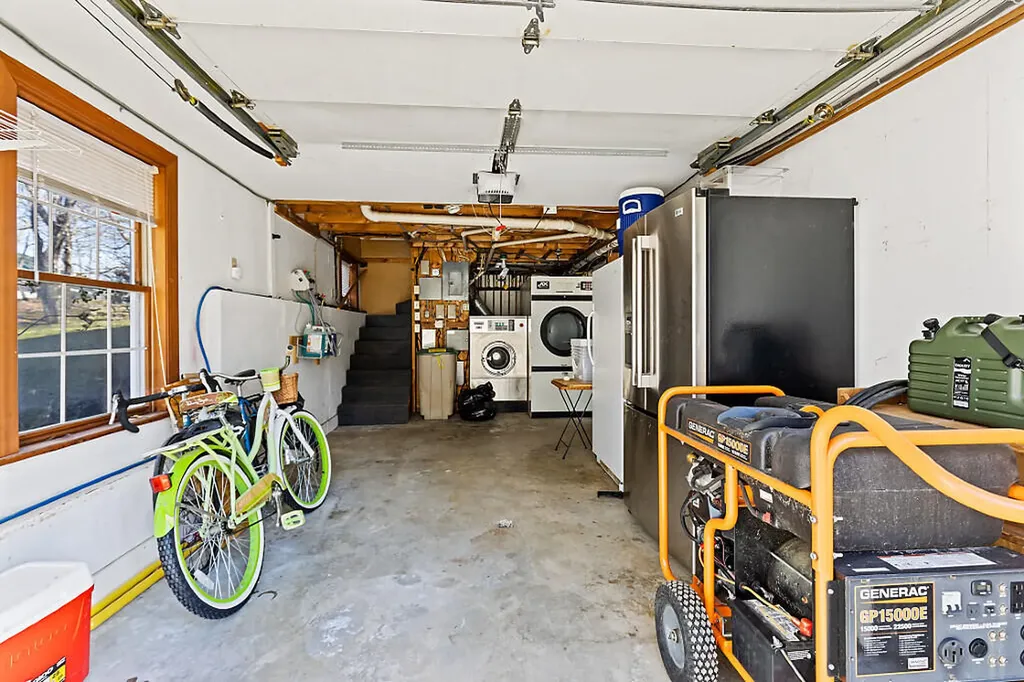5 Bradford Road Wiscasset ME 04578