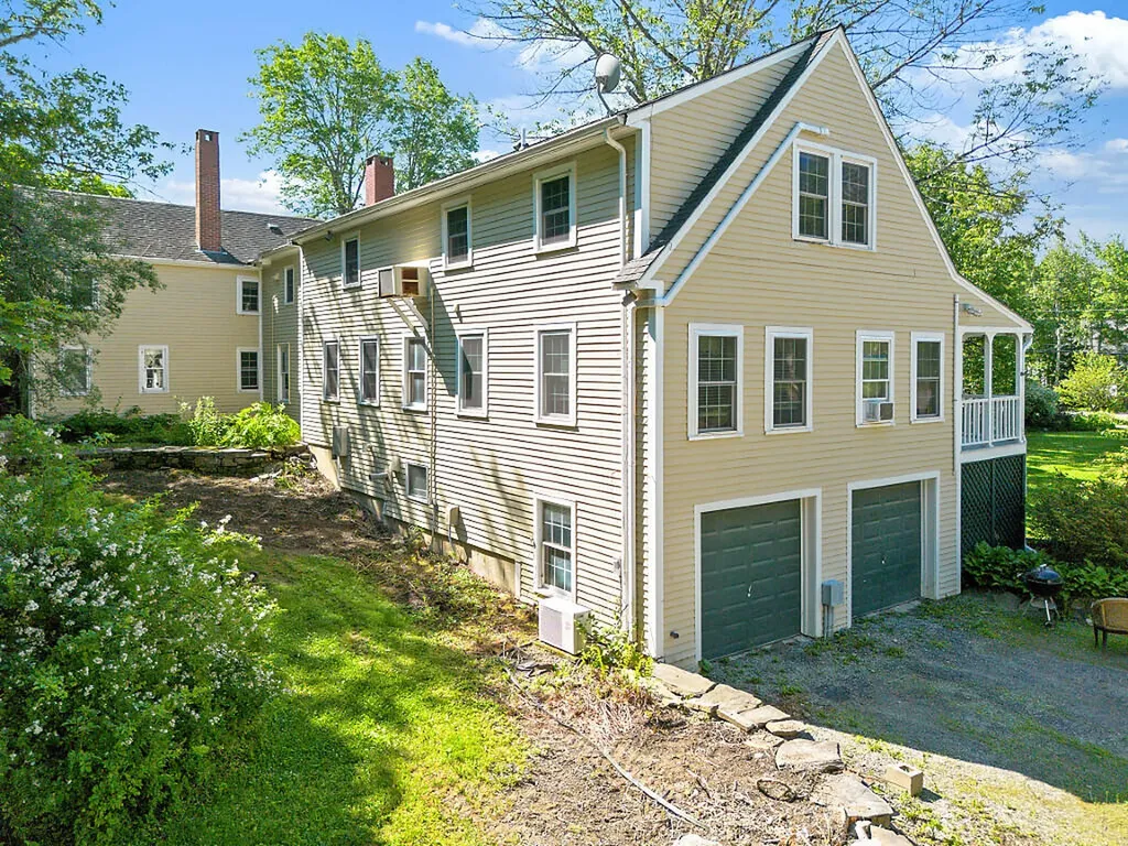 5 Bradford Road Wiscasset ME 04578