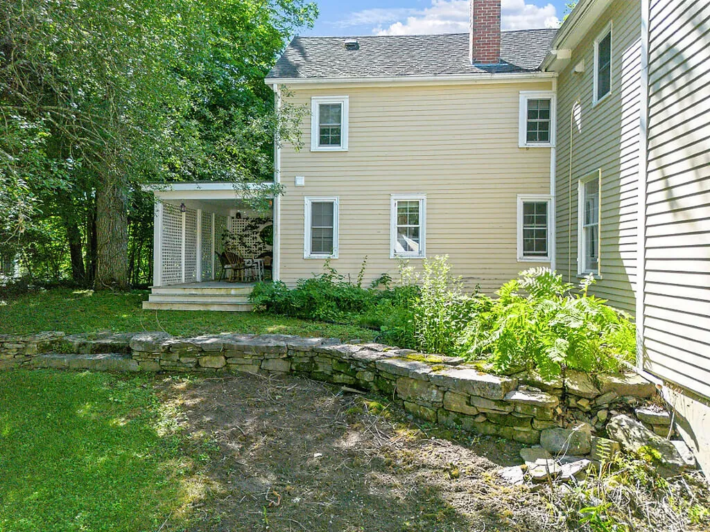 5 Bradford Road Wiscasset ME 04578