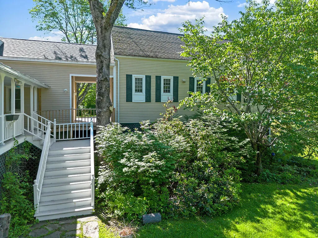 5 Bradford Road Wiscasset ME 04578