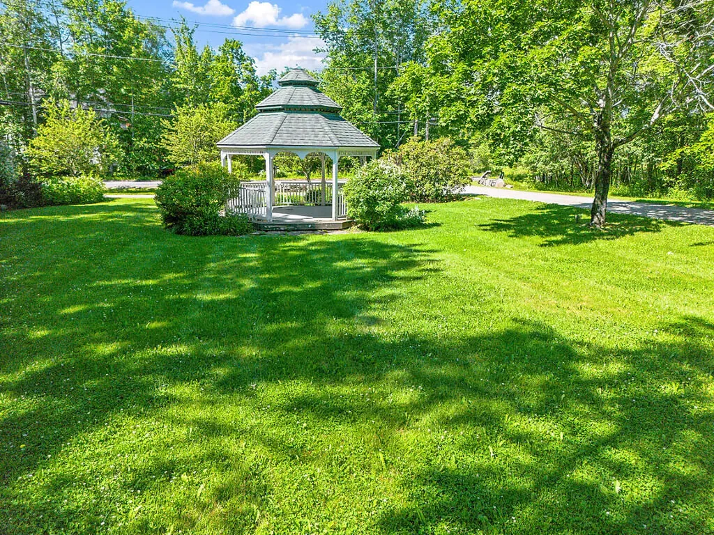 5 Bradford Road Wiscasset ME 04578