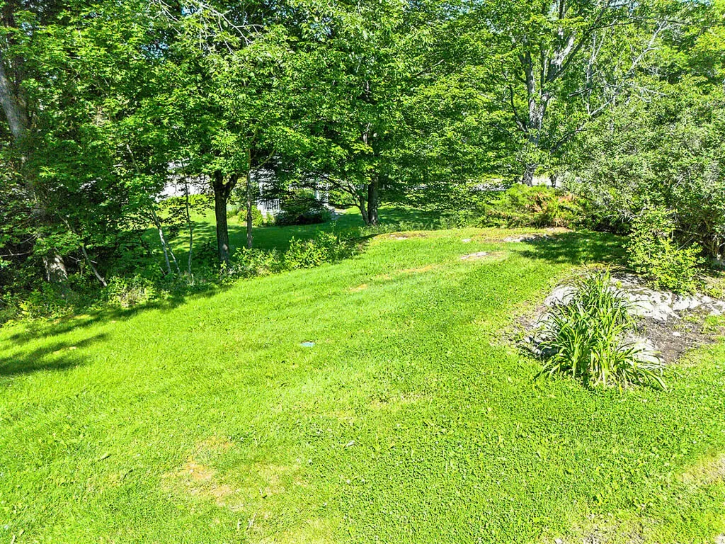 5 Bradford Road Wiscasset ME 04578