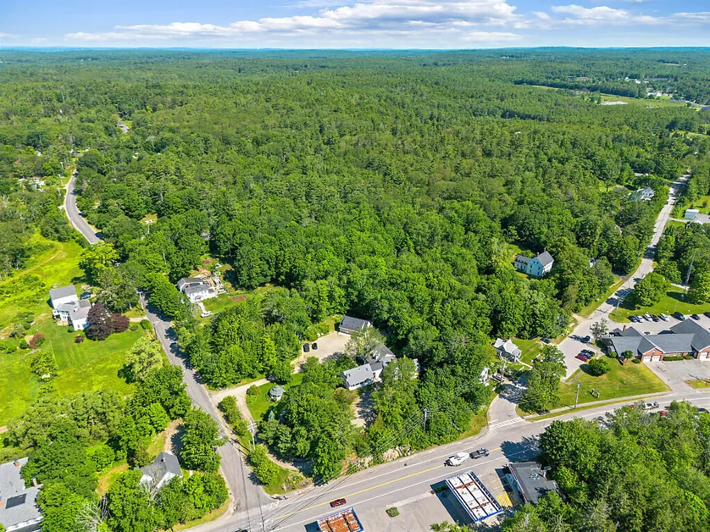 5 Bradford Road Wiscasset ME 04578
