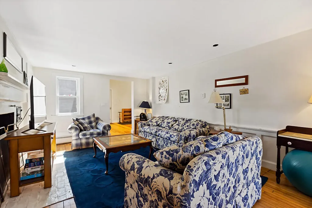 5 Bradford Road Wiscasset ME 04578